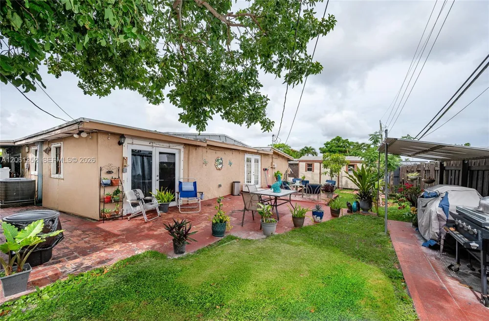 11451 SW 43rd St Miami, FL 33165