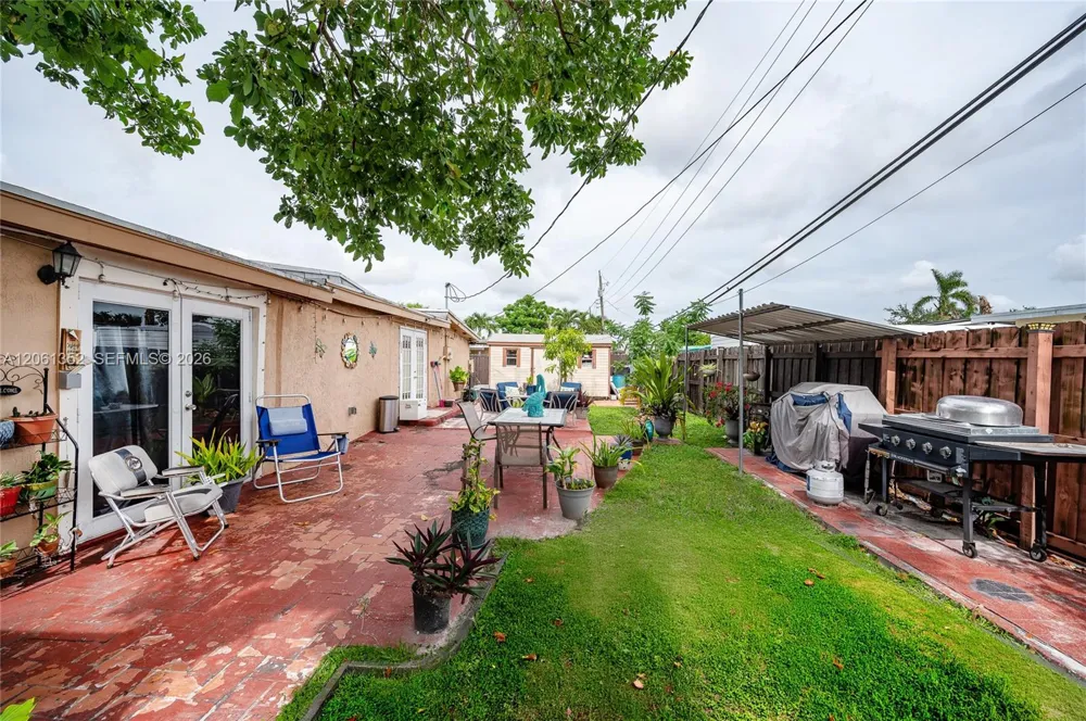 11451 SW 43rd St Miami, FL 33165