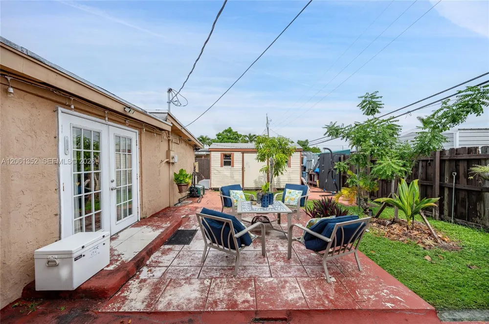 11451 SW 43rd St Miami, FL 33165