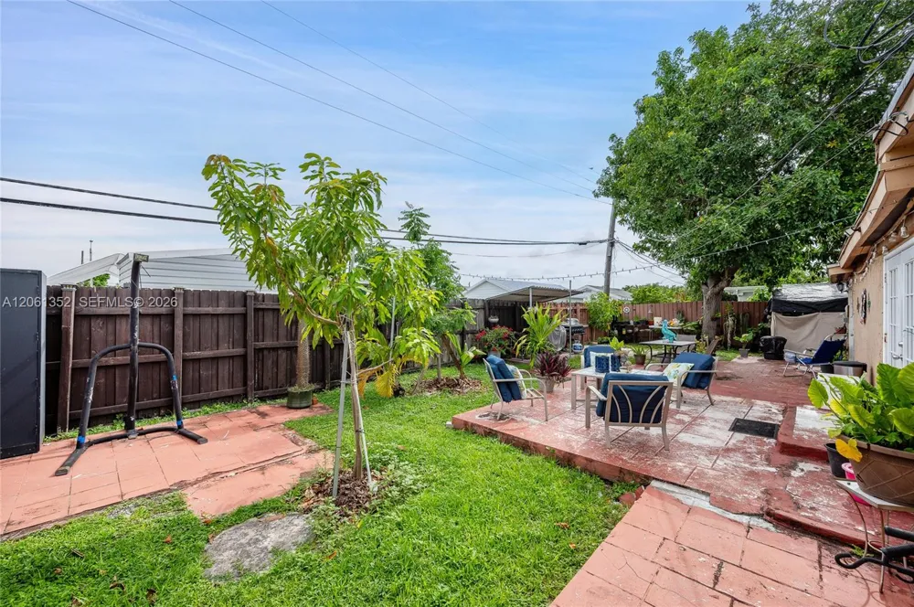 11451 SW 43rd St Miami, FL 33165