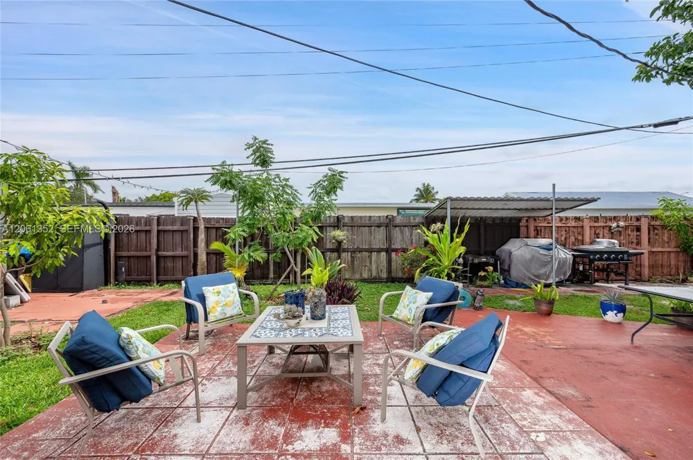 11451 SW 43rd St Miami, FL 33165