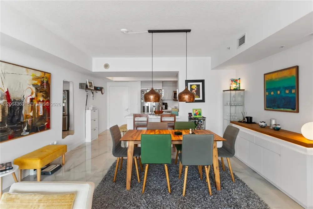 325 S Biscayne Blvd #3421 Miami, FL 33131