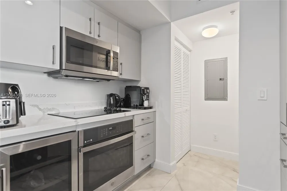 325 S Biscayne Blvd #3421 Miami, FL 33131