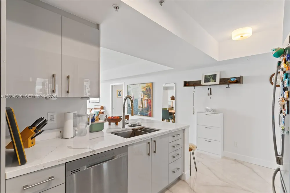 325 S Biscayne Blvd #3421 Miami, FL 33131
