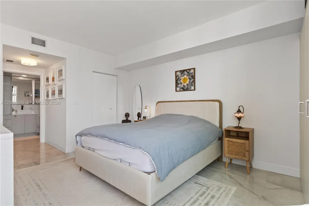 325 S Biscayne Blvd #3421 Miami, FL 33131