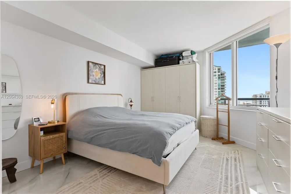 325 S Biscayne Blvd #3421 Miami, FL 33131