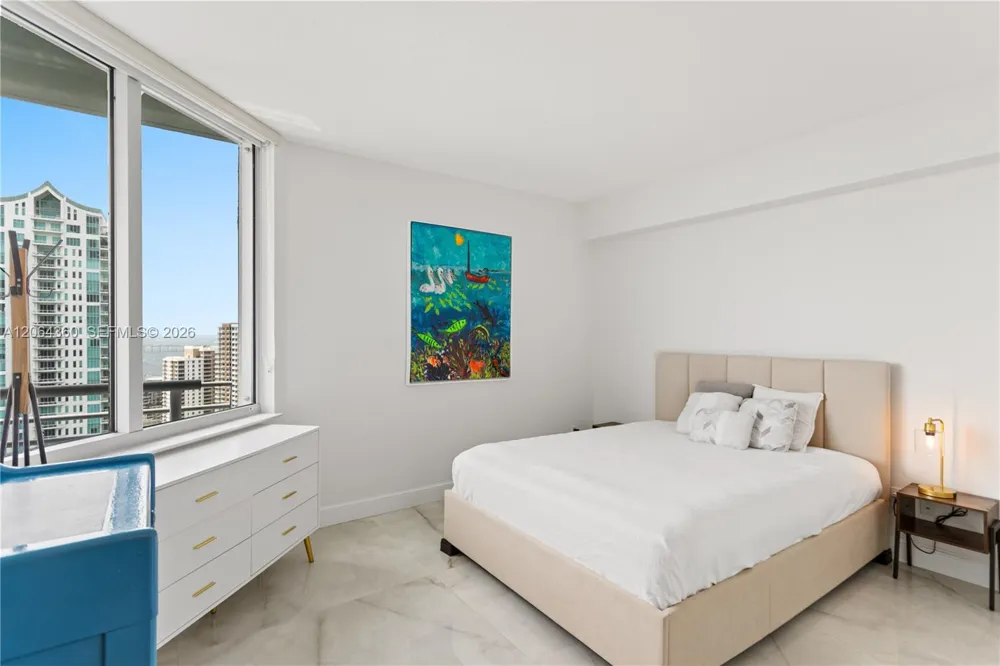 325 S Biscayne Blvd #3421 Miami, FL 33131