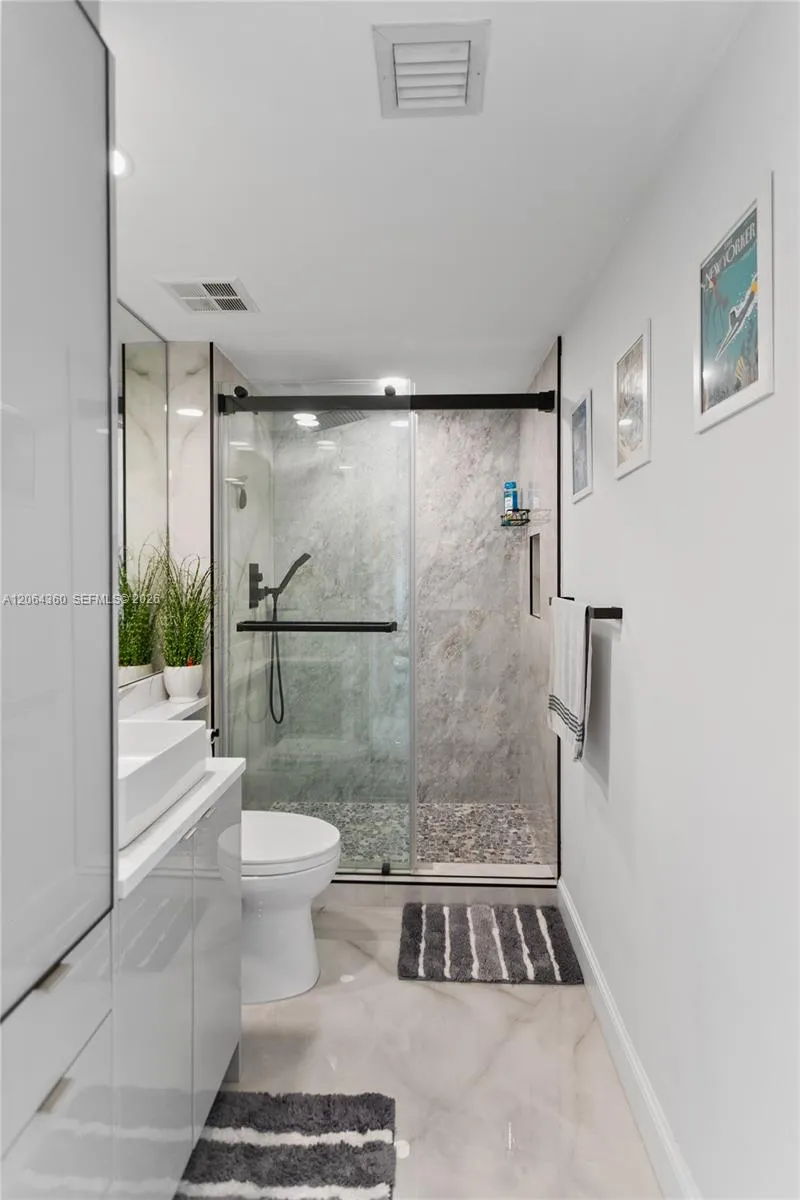 325 S Biscayne Blvd #3421 Miami, FL 33131
