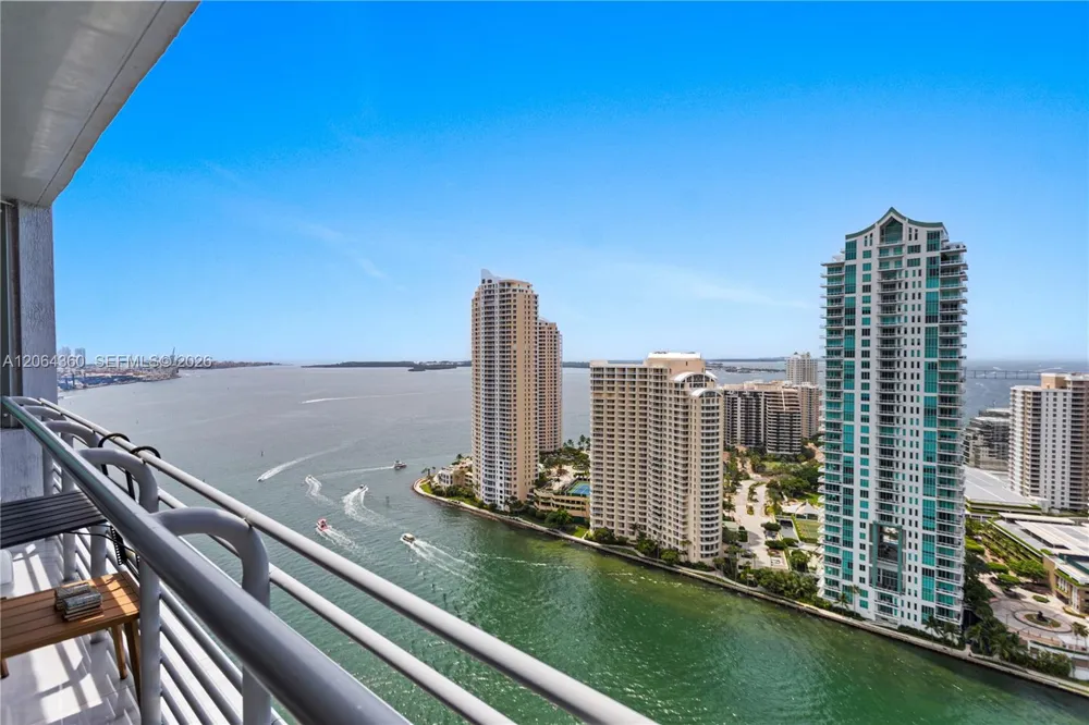 325 S Biscayne Blvd #3421 Miami, FL 33131
