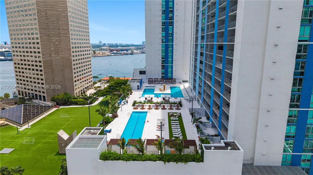 325 S Biscayne Blvd #3421 Miami, FL 33131