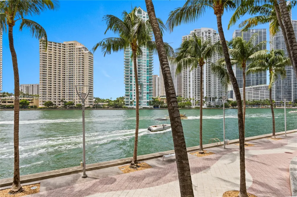 325 S Biscayne Blvd #3421 Miami, FL 33131