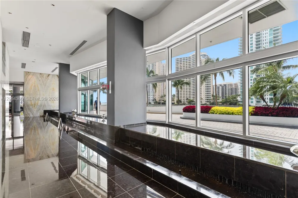 325 S Biscayne Blvd #3421 Miami, FL 33131