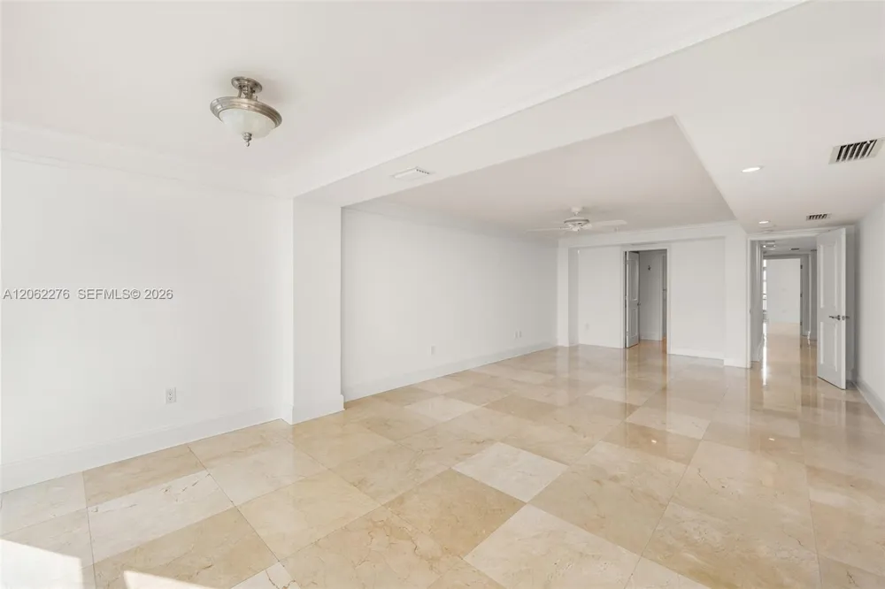 600 Grapetree Dr #11DN Key Biscayne, FL 33149