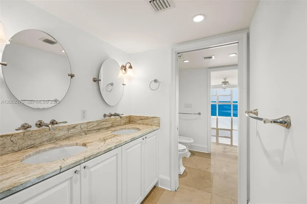 600 Grapetree Dr #11DN Key Biscayne, FL 33149