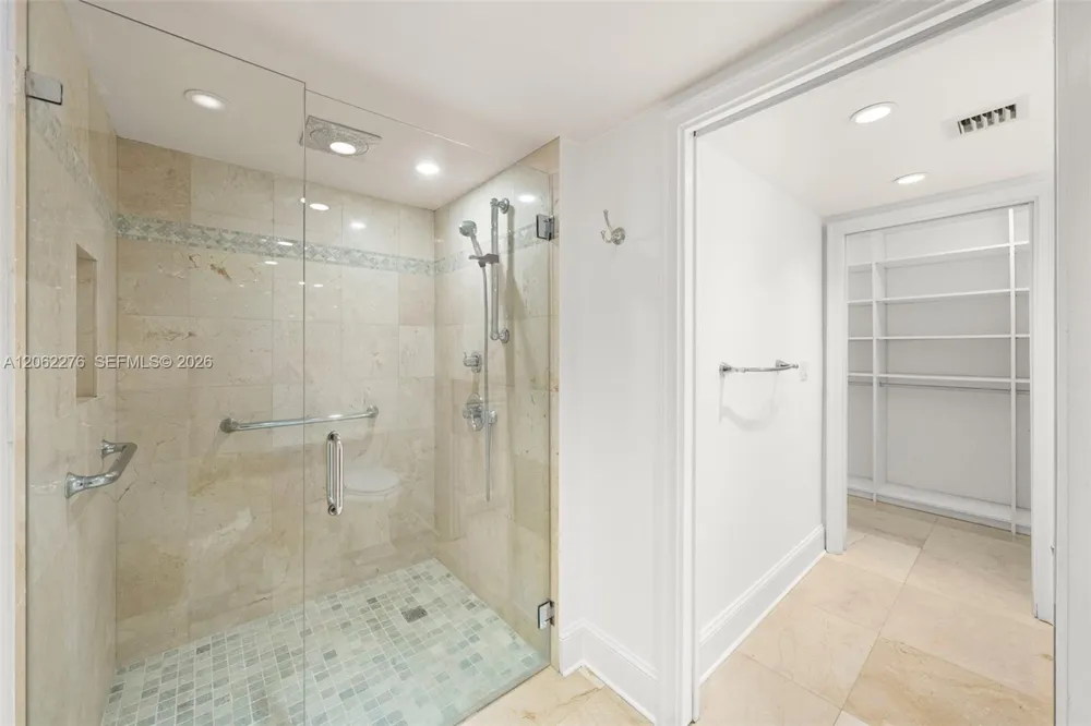 600 Grapetree Dr #11DN Key Biscayne, FL 33149