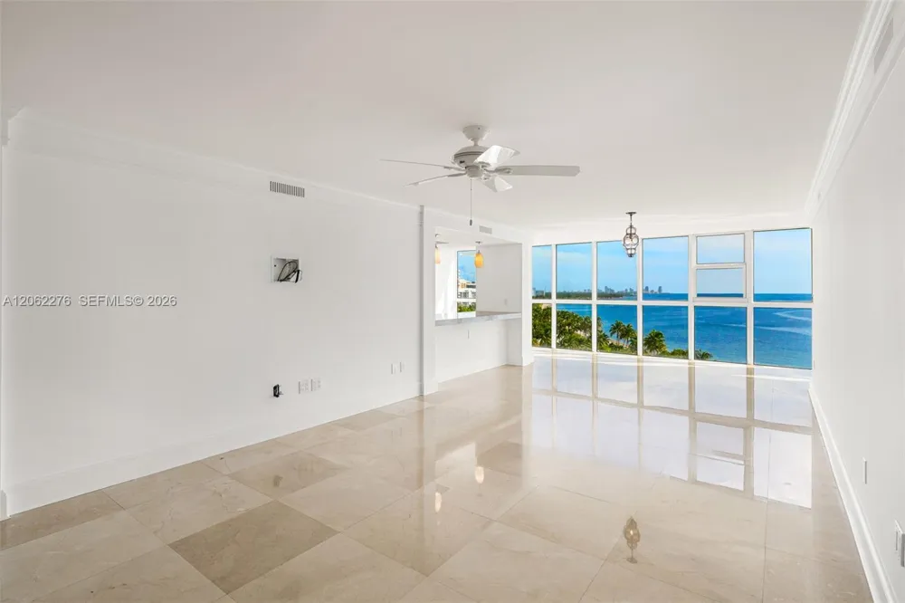 600 Grapetree Dr #11DN Key Biscayne, FL 33149