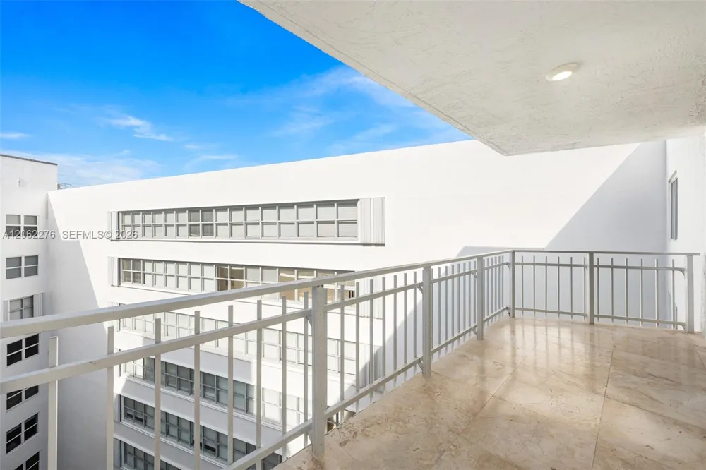 600 Grapetree Dr #11DN Key Biscayne, FL 33149