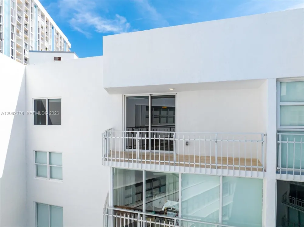 600 Grapetree Dr #11DN Key Biscayne, FL 33149