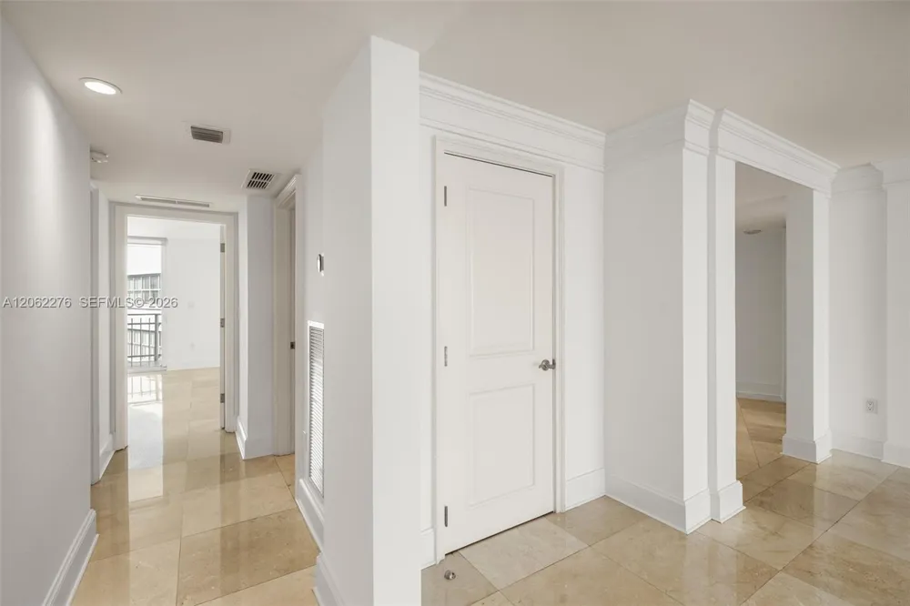 600 Grapetree Dr #11DN Key Biscayne, FL 33149