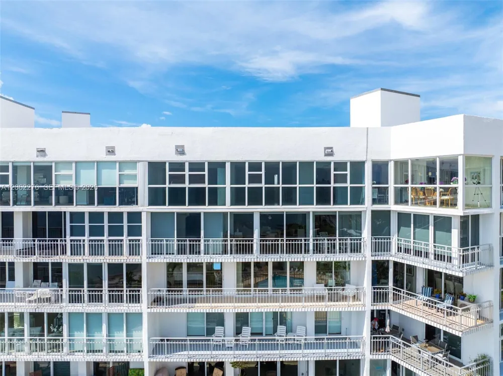 600 Grapetree Dr #11DN Key Biscayne, FL 33149