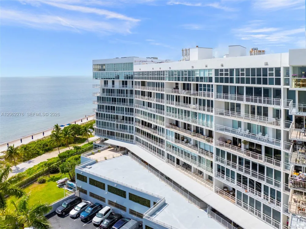 600 Grapetree Dr #11DN Key Biscayne, FL 33149