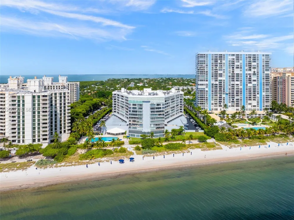 600 Grapetree Dr #11DN Key Biscayne, FL 33149
