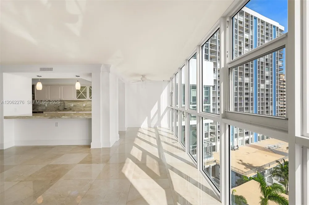 600 Grapetree Dr #11DN Key Biscayne, FL 33149