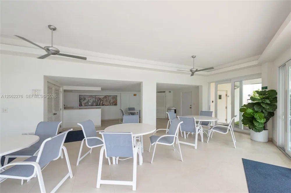 600 Grapetree Dr #11DN Key Biscayne, FL 33149