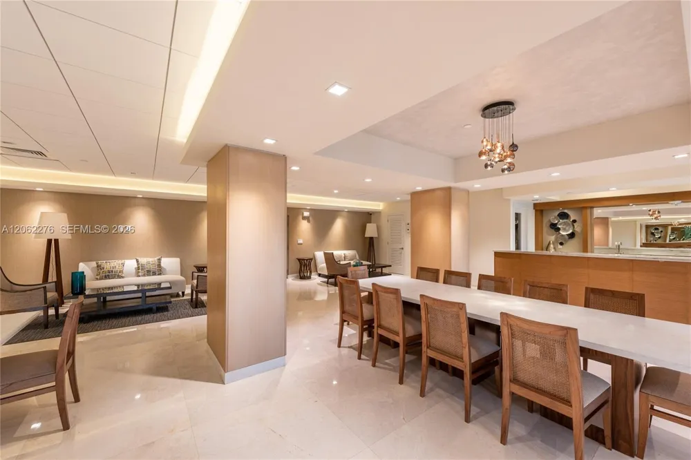 600 Grapetree Dr #11DN Key Biscayne, FL 33149