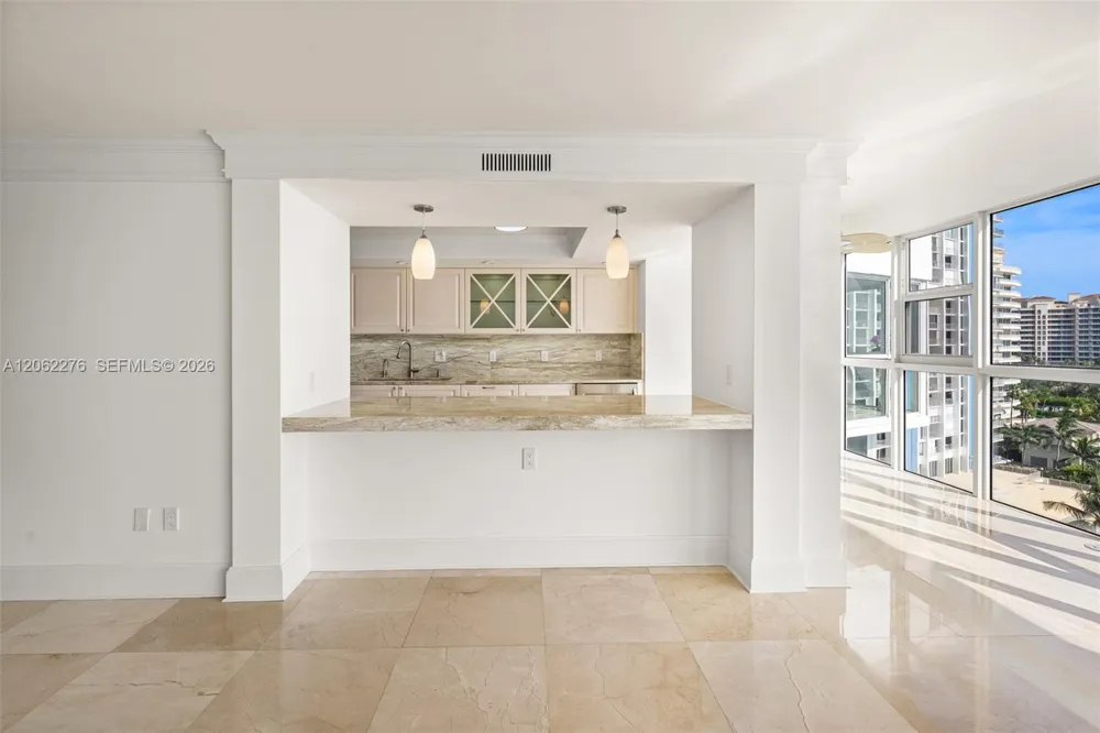 600 Grapetree Dr #11DN Key Biscayne, FL 33149
