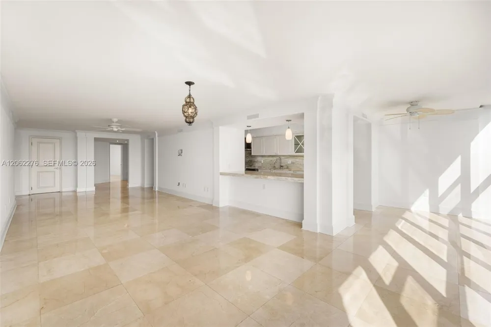 600 Grapetree Dr #11DN Key Biscayne, FL 33149