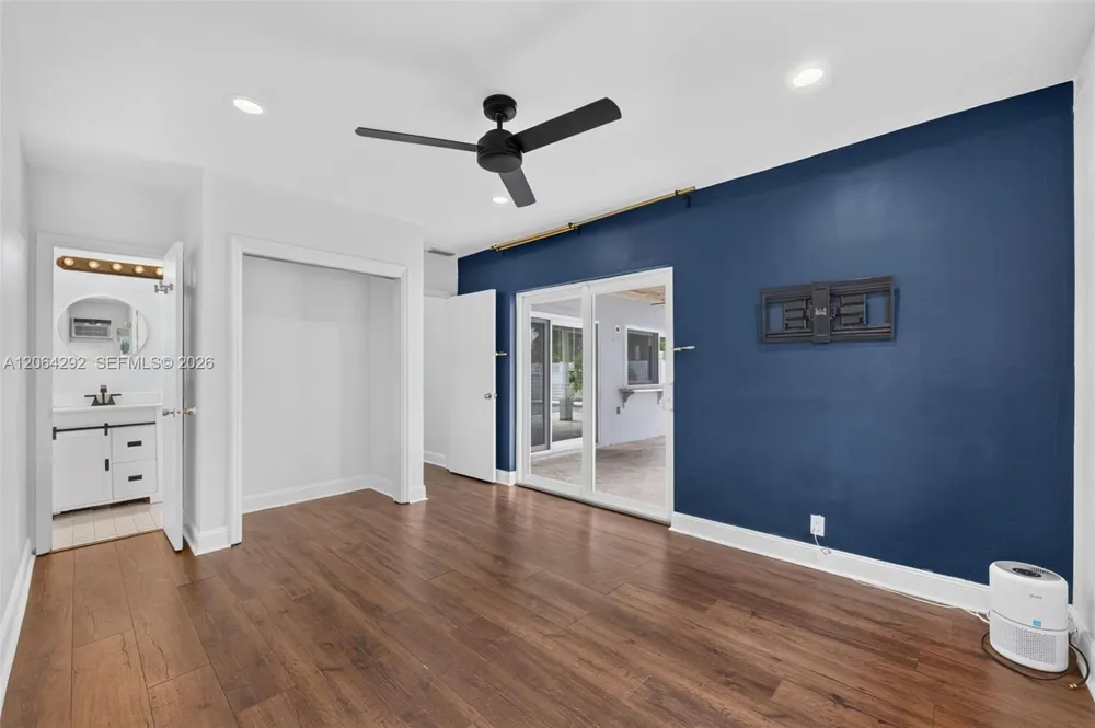 4490 NW 19th Way Oakland Park, FL 33309