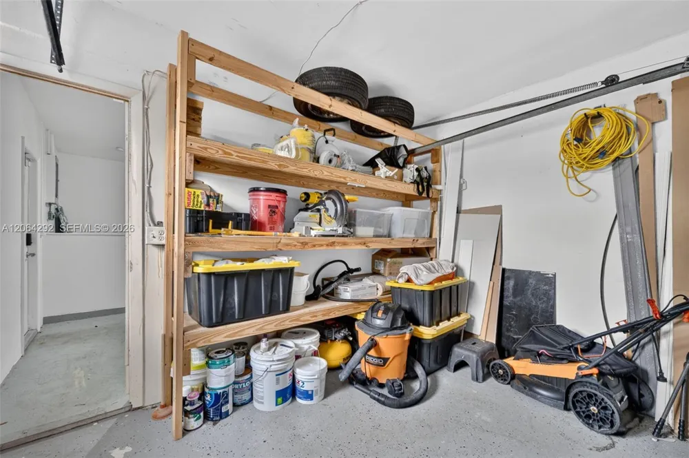 4490 NW 19th Way Oakland Park, FL 33309
