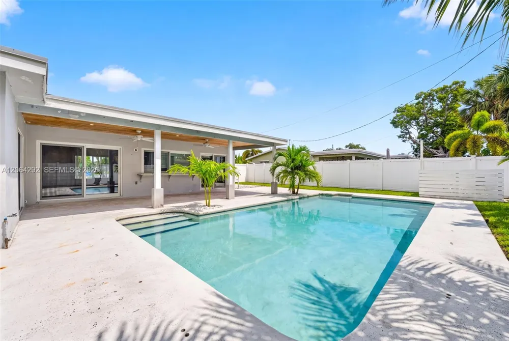 4490 NW 19th Way Oakland Park, FL 33309
