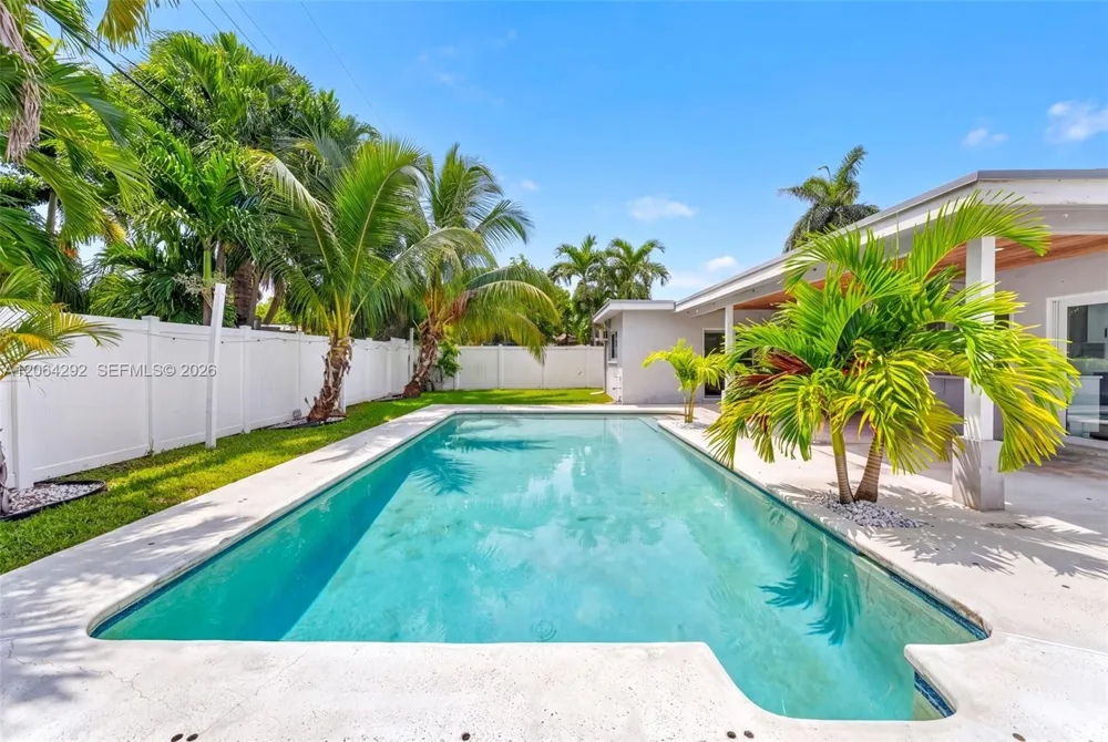 4490 NW 19th Way Oakland Park, FL 33309