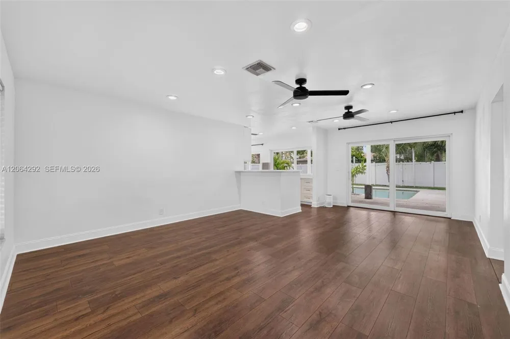 4490 NW 19th Way Oakland Park, FL 33309