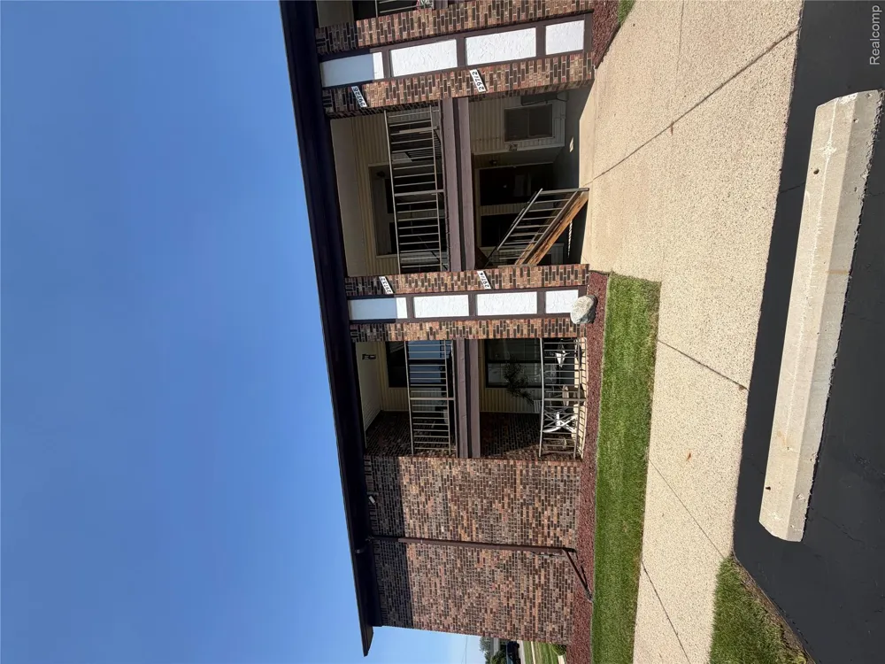 29714 Utica Road Roseville City, MI 48066