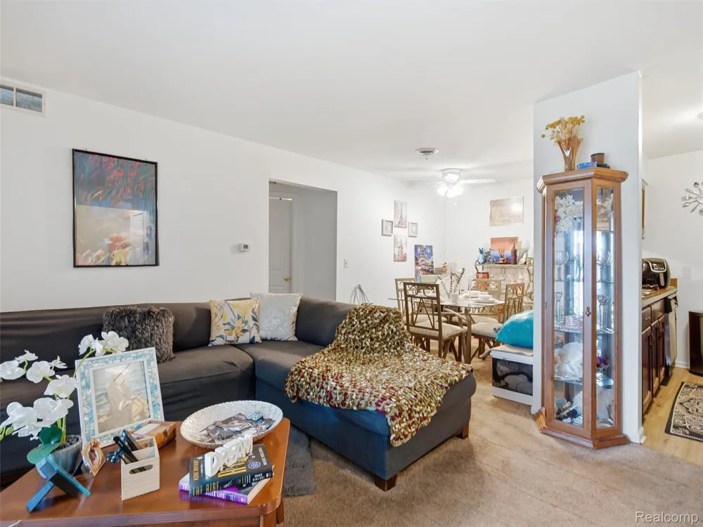 29714 Utica Road Roseville City, MI 48066