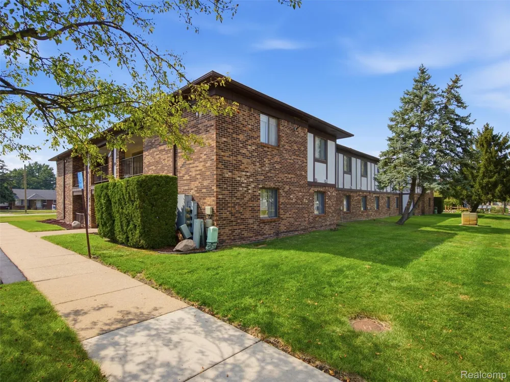 29714 Utica Road Roseville City, MI 48066