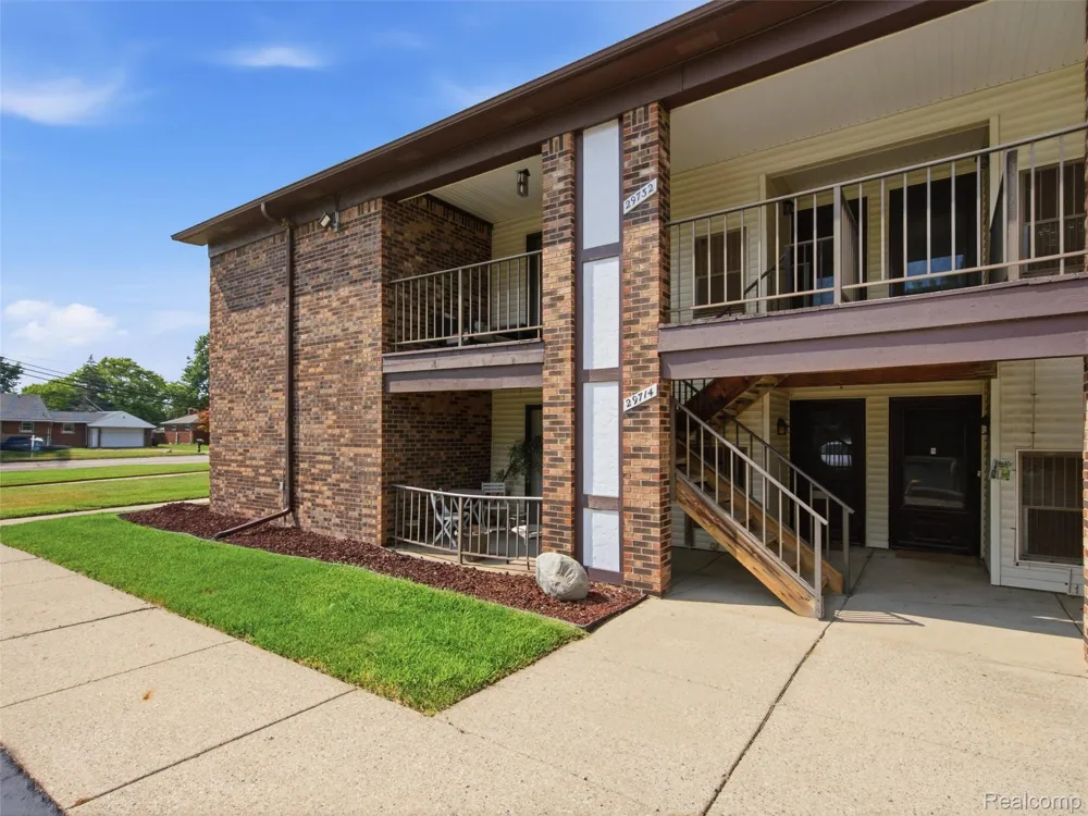 29714 Utica Road Roseville City, MI 48066