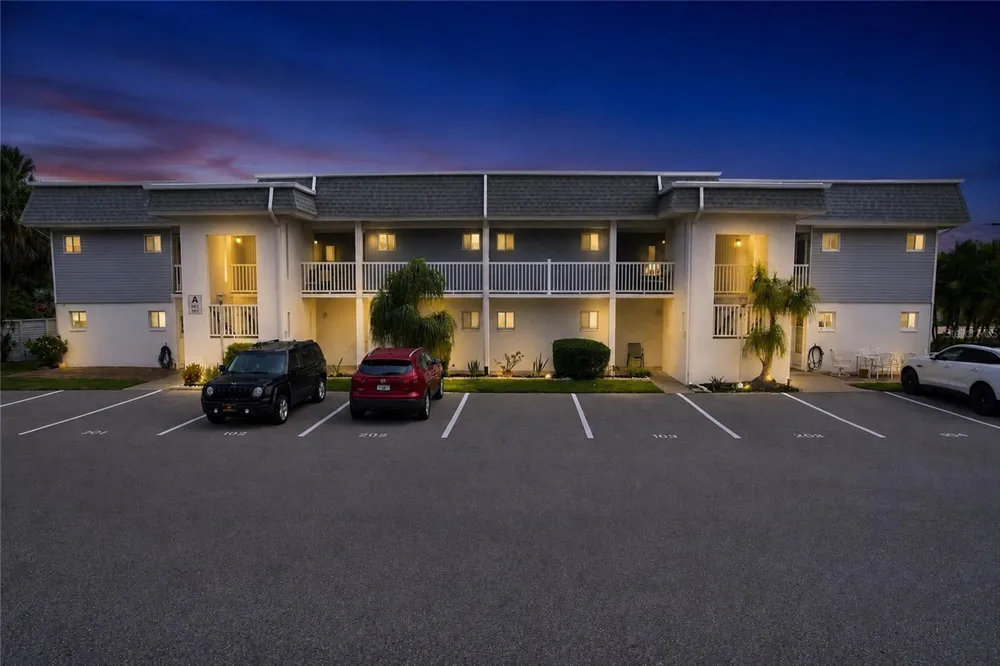 22375 EDGEWATER DRIVE #204 Port Charlotte, FL 33980