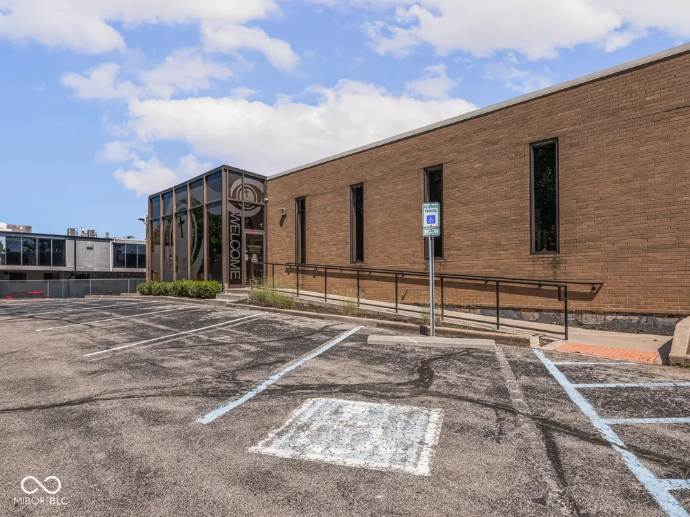 2021 E 52nd Street #112 Indianapolis, IN 46205