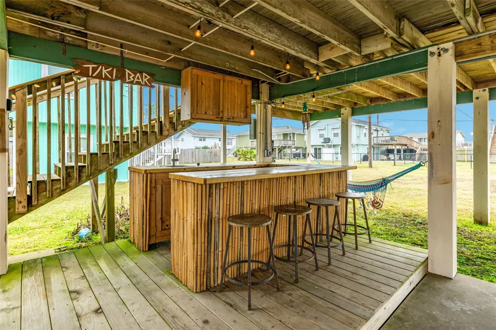 16725 Captain Bligh Road Jamaica Beach, TX 77554