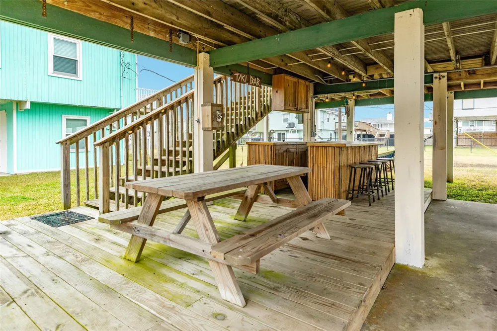 16725 Captain Bligh Road Jamaica Beach, TX 77554