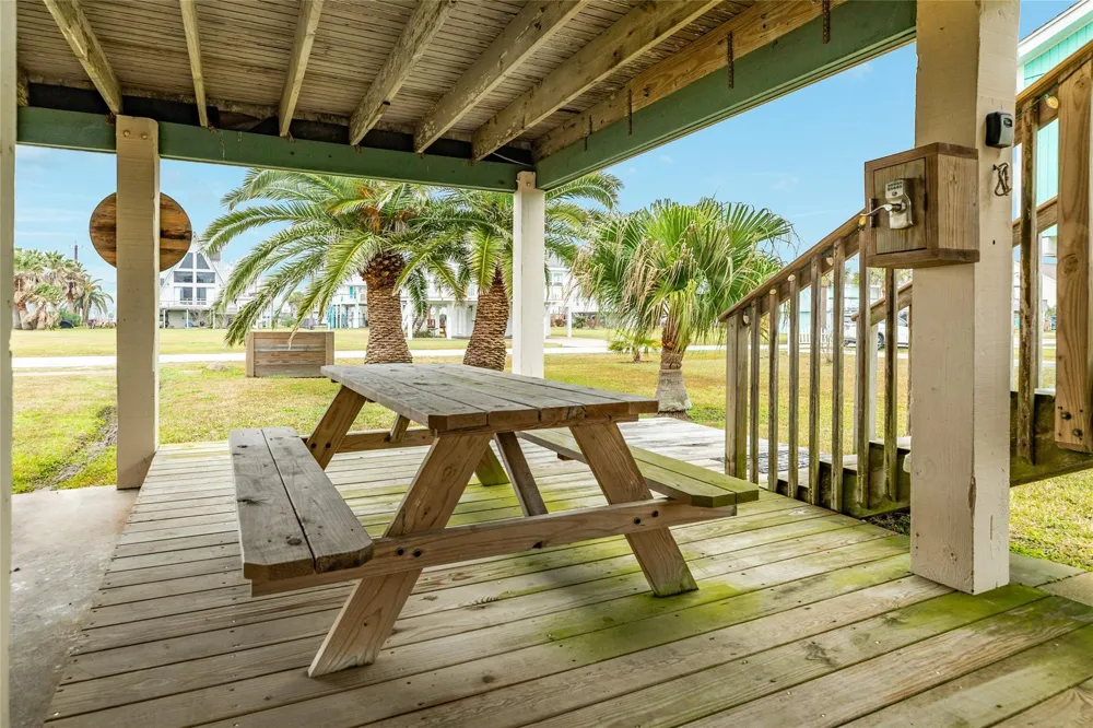 16725 Captain Bligh Road Jamaica Beach, TX 77554