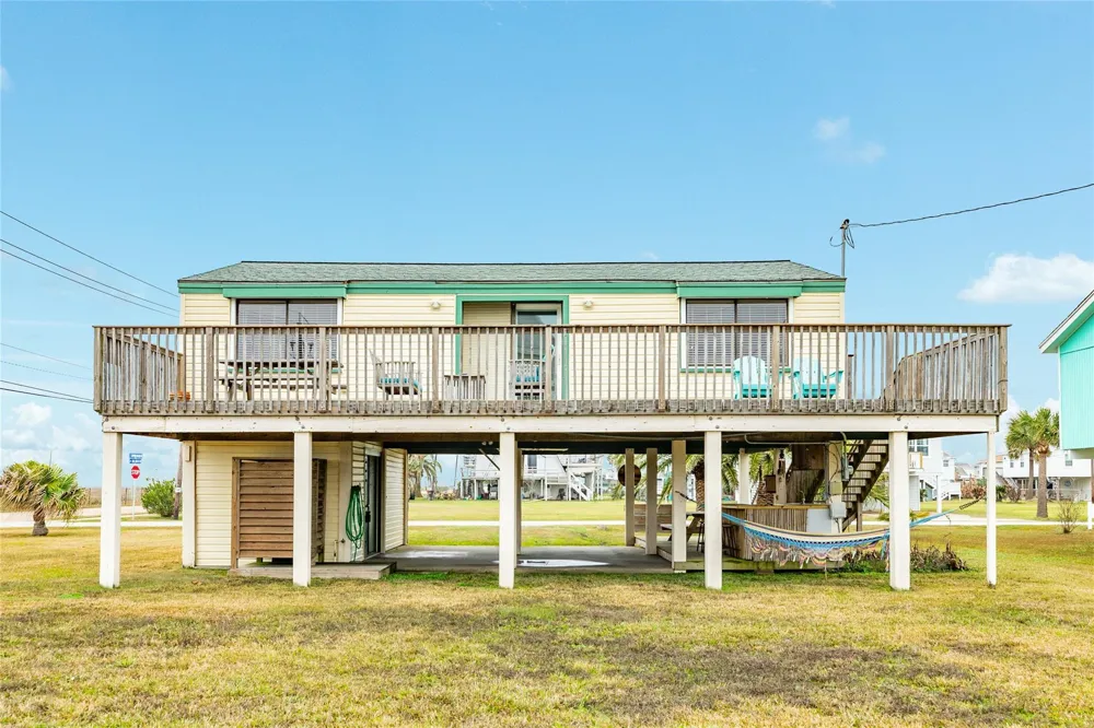 16725 Captain Bligh Road Jamaica Beach, TX 77554