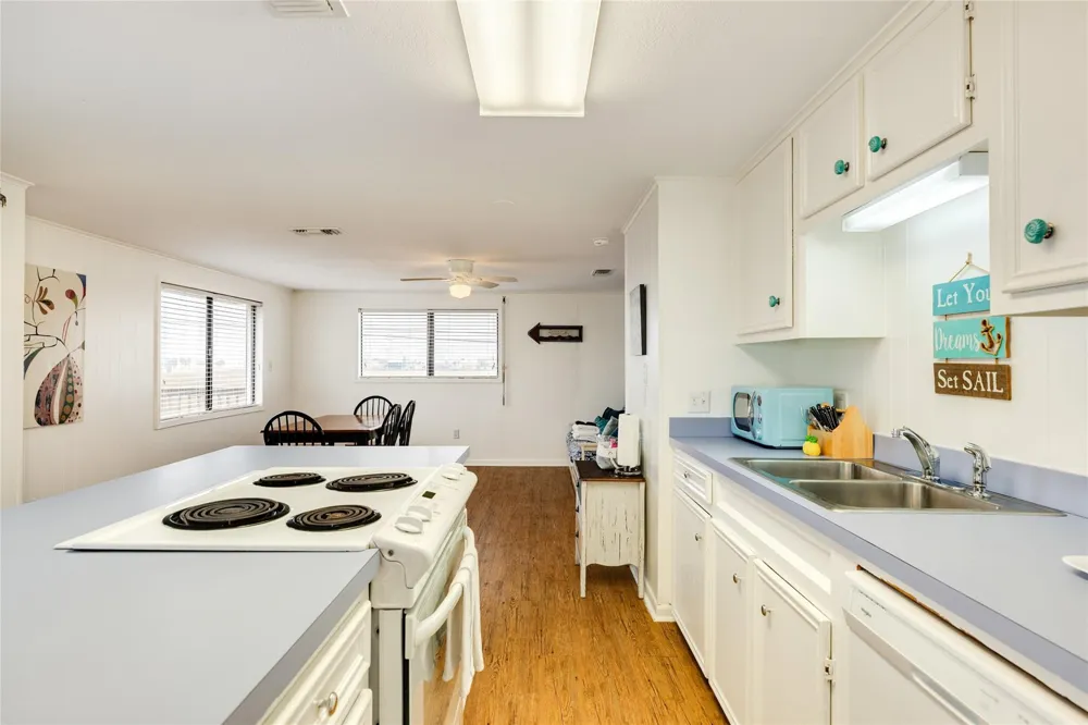 16725 Captain Bligh Road Jamaica Beach, TX 77554