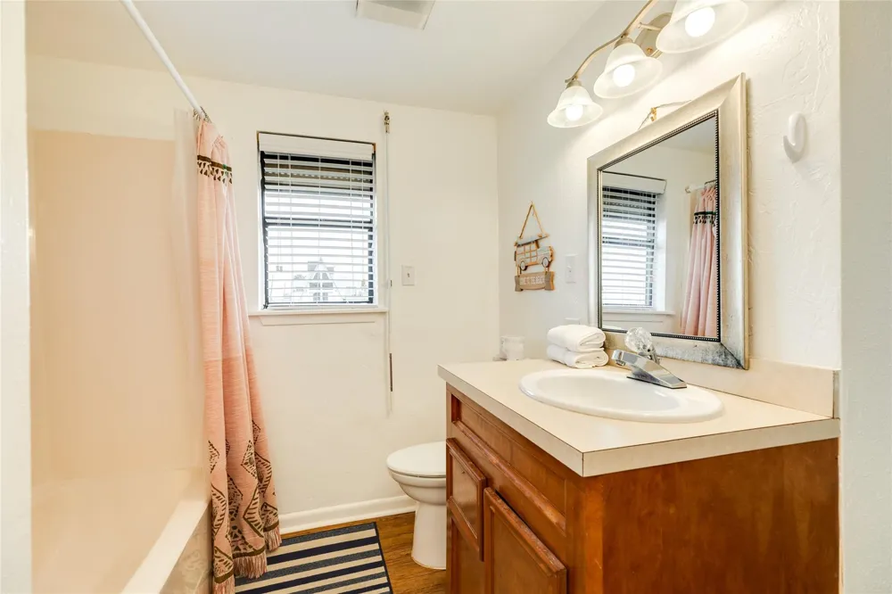 16725 Captain Bligh Road Jamaica Beach, TX 77554