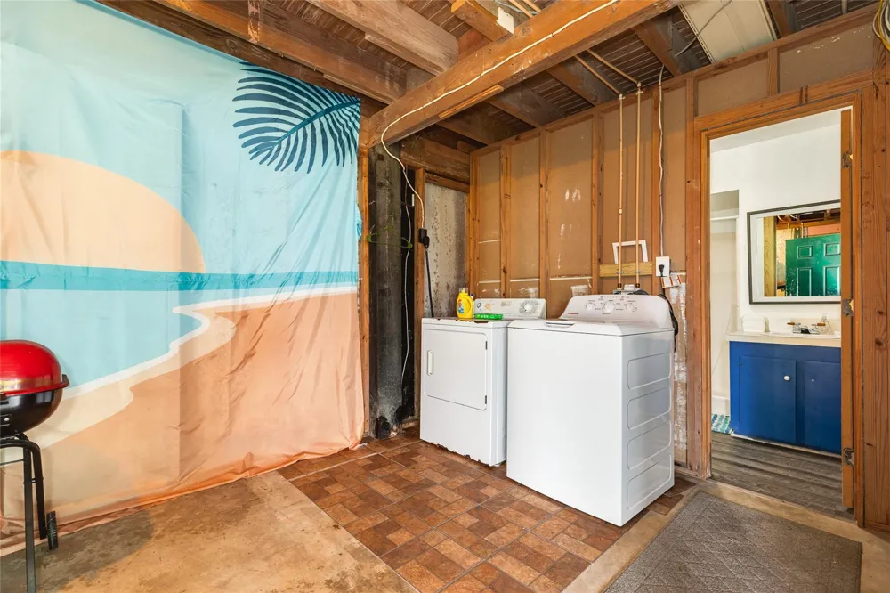 16725 Captain Bligh Road Jamaica Beach, TX 77554