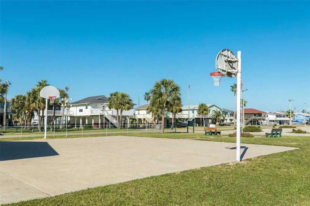 16725 Captain Bligh Road Jamaica Beach, TX 77554